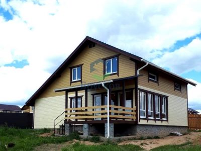 красивый брусовой дом 2 этажа